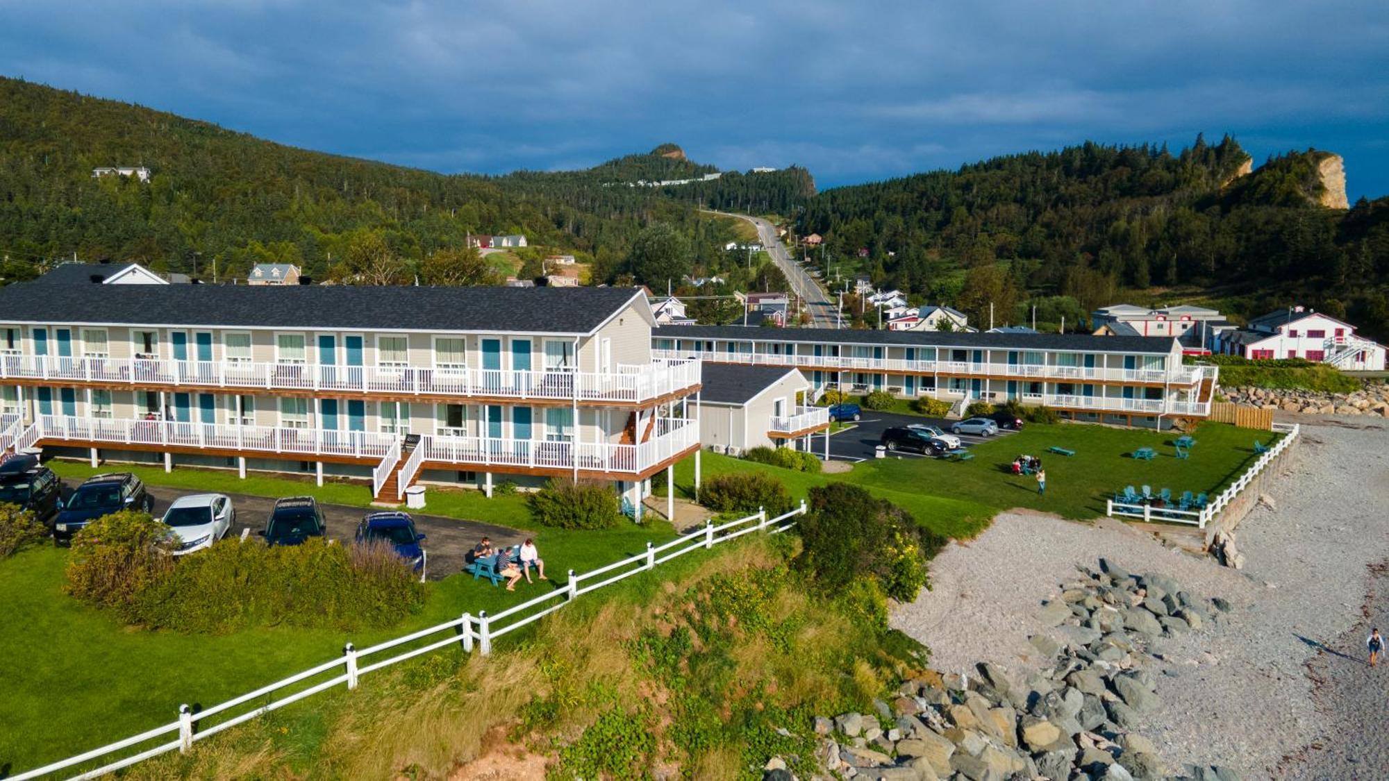 Hotel Les Trois Soeurs Perce Eksteriør bilde